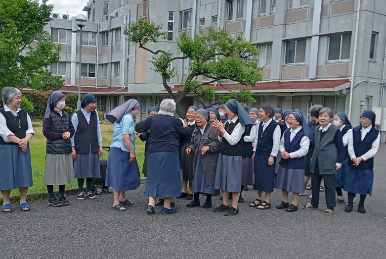 総長来日